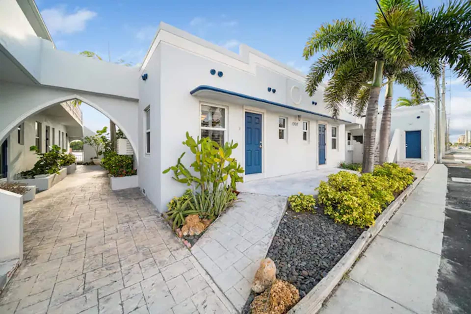 Waterside Escape w/Queen Bed & Free Parking 16 Komffy