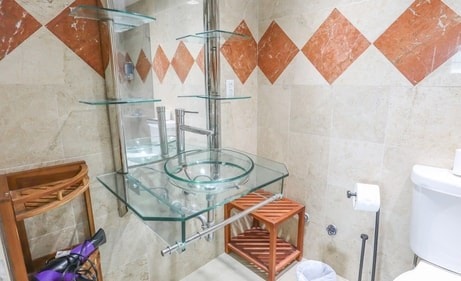 Penthouse w/ King Bed & Ocean View at Tides 18 Komffy