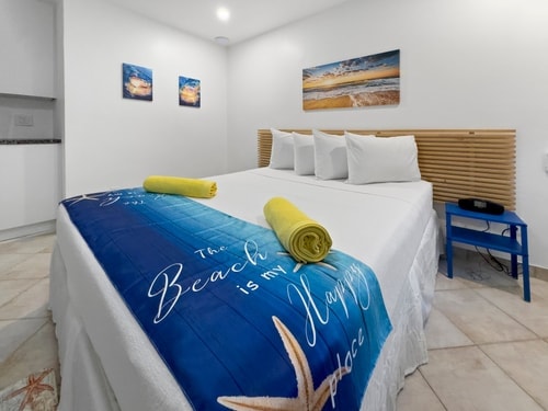 King Bed Studio + Kitchenette | Near Beach Komffy