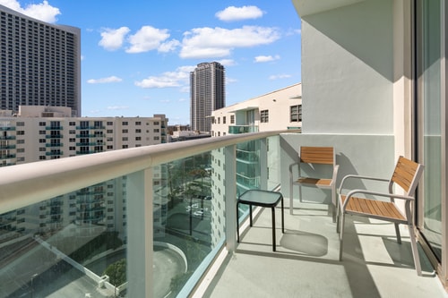Penthouse w/ King Bed & Ocean View at Tides 9 Komffy Canada