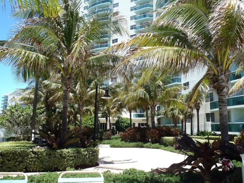 Komffy Apt w/2 Queen Beds & canal view at Tides 11 Komffy