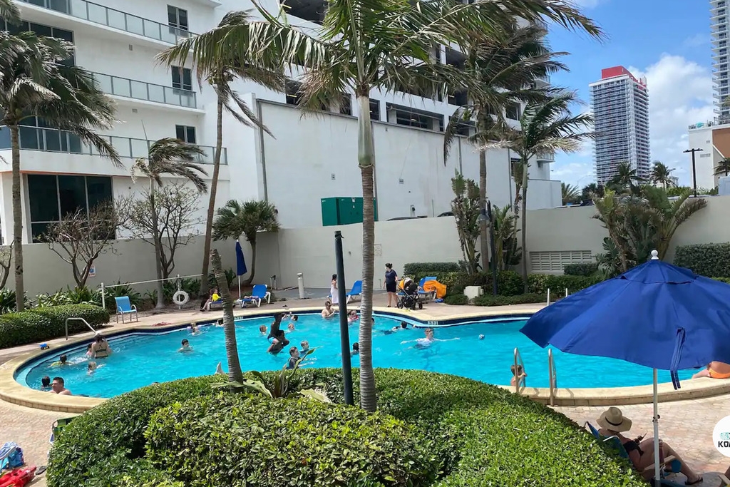 Beach home 1Bed/1.5Bath w/King bed at Sian 21 Komffy