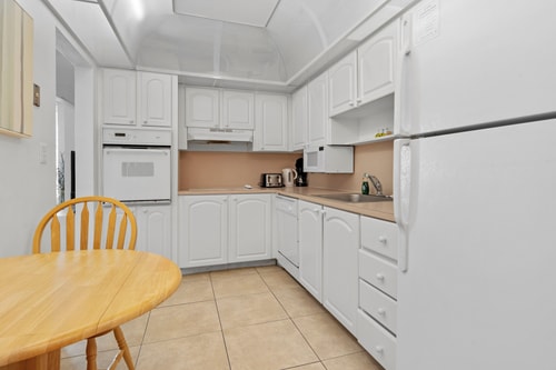 Komffy Apt w/2 Queen Beds & Canal View at Tides 36 Komffy
