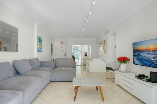 Apartment w/2 King Bed & OceanView at Tides 2 Komffy