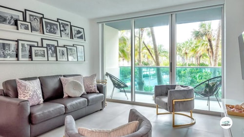 Komffy Beach home 1Bed/1.5Bath w/King bed at Sian 13 Komffy