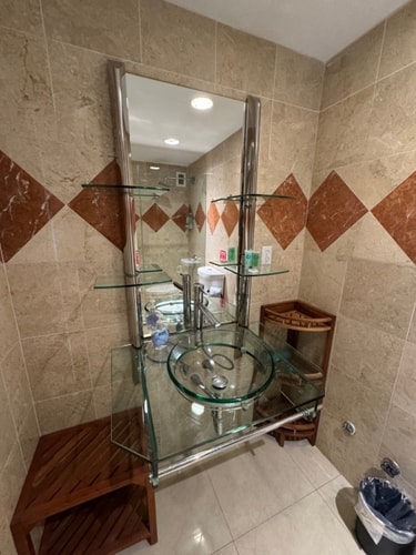 Penthouse w/ King Bed & Ocean View at Tides 20 Komffy