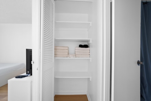 Condo w/2 Queen beds & Ocean View | Tides 18 Komffy