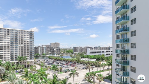 Komffy Apt w/2 Queen Beds & Canal View at Tides 6 Komffy