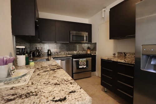 Komffy 2Bed/2Bath, 4QueenBeds & OceanView at Tides 3 Komffy Canada