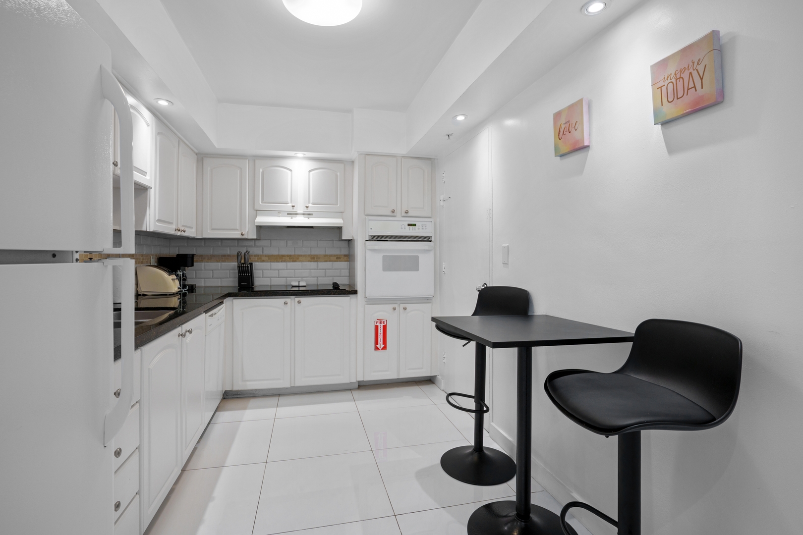 1BED Condo w/Pool View | 3rd Floor at Tides 8 Komffy