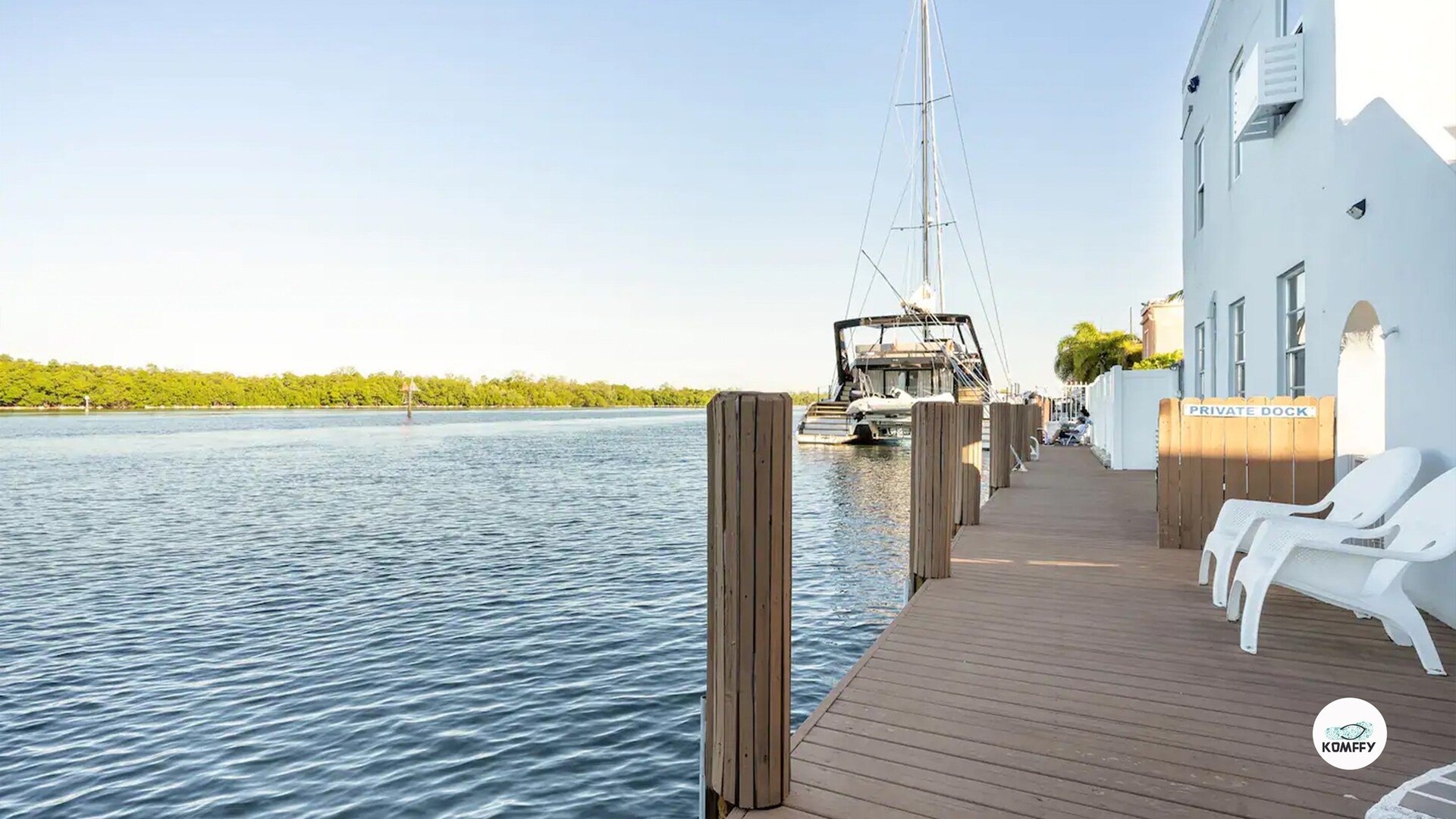 Komffy Studio Waterfront w/King Bed & Free Parking 19 Komffy