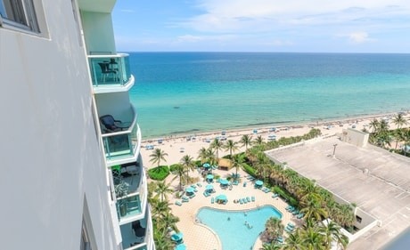 Penthouse w/ King Bed & Ocean View at Tides 1 Komffy