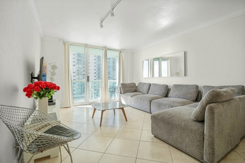 Apartment w/2 King Bed & OceanView at Tides 3 Komffy