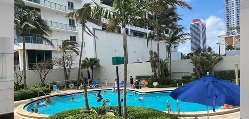 Beach home 1Bed/1.5Bath w/King bed at Sian 7 Komffy