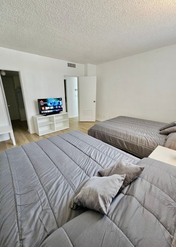 Komffy Condo w/2 Queen beds & Ocean View | Tides 10 Komffy
