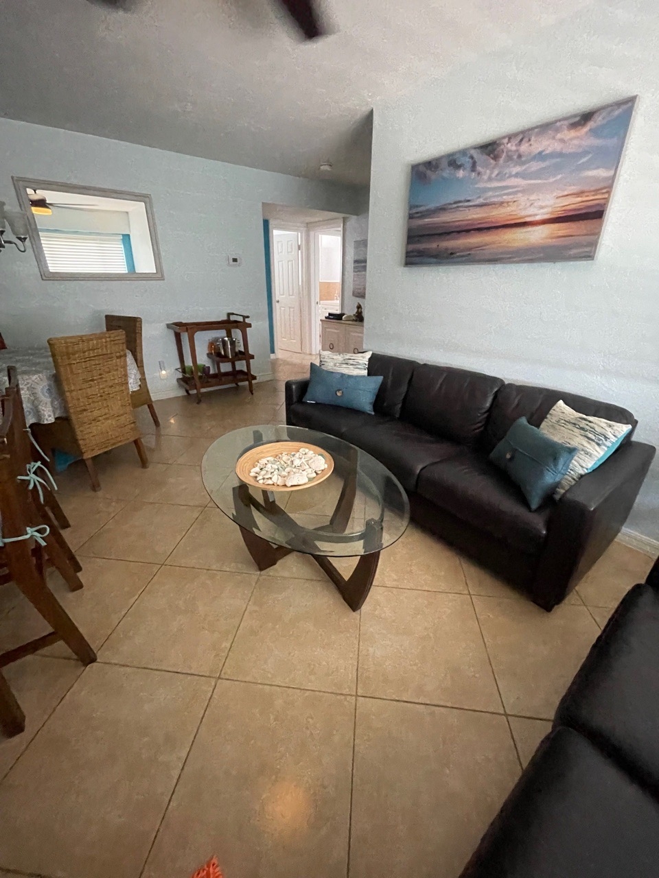Modern Beachfront Suite at Hollywood Broadwalk 17 Komffy
