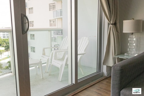 Komffy Apt w/2 Queen Beds & Canal View at Tides 34 Komffy