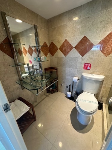 Penthouse w/ King Bed & Ocean View at Tides 19 Komffy