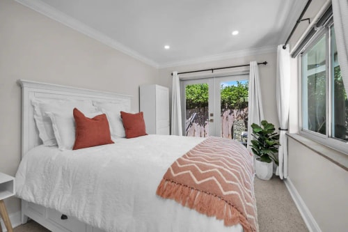 Lush 4 BED 2 BATH FLL 0 Komffy