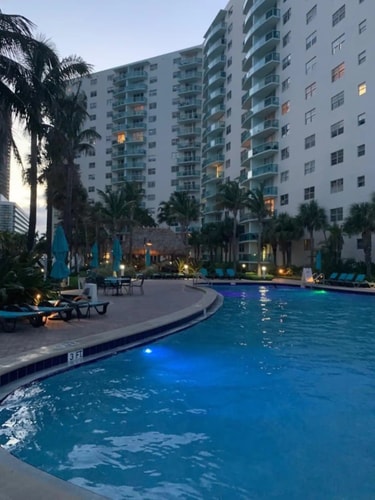 Komffy Condo w/2 Queen beds & Ocean View | Tides 13 Komffy