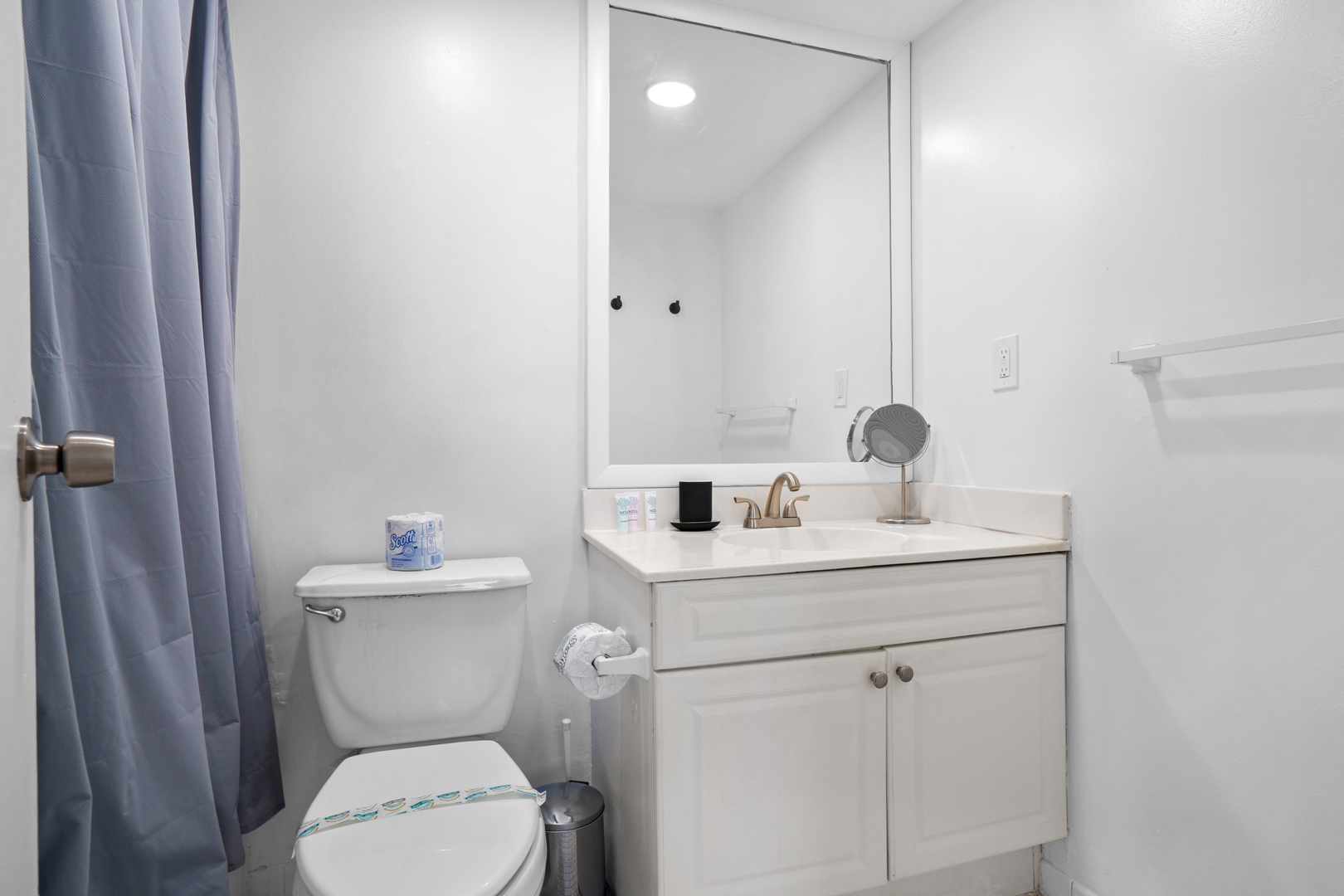 Condo w/2 Queen beds & Ocean View | Tides 22 Komffy