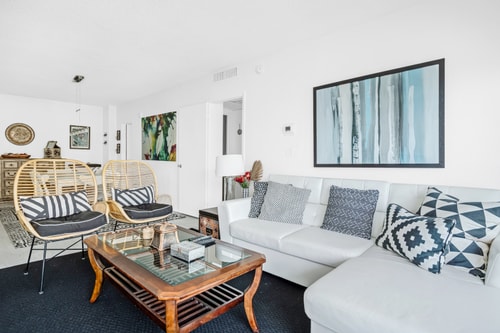 Beach apartment w/1 Bedroom, 2 Queen Beds at the Tides 2 Komffy