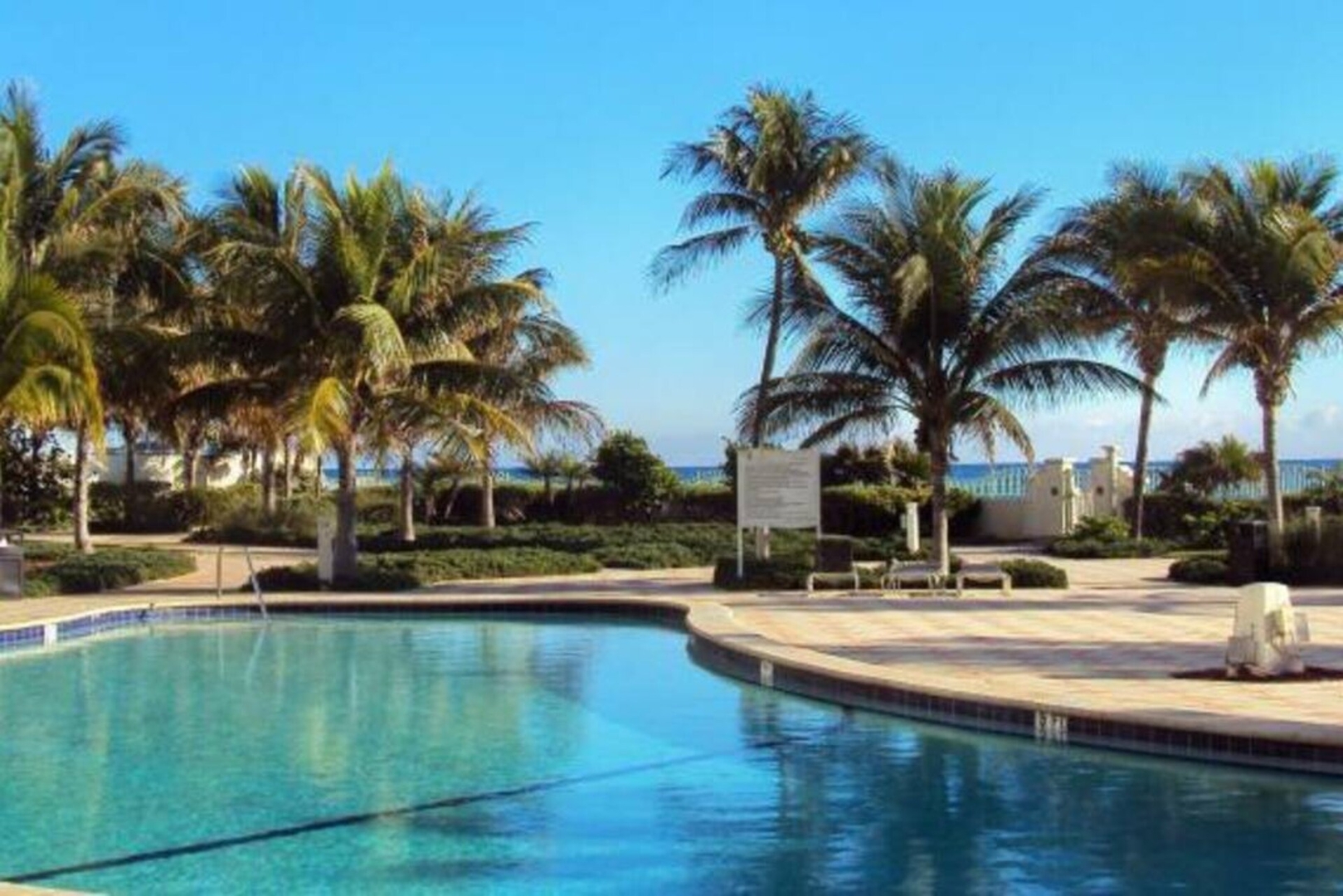 Apartment w/2 King Bed & OceanView at Tides 21 Komffy