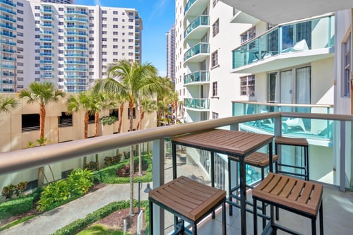 1BED Condo w/Pool View | 3rd Floor at Tides 24 Komffy