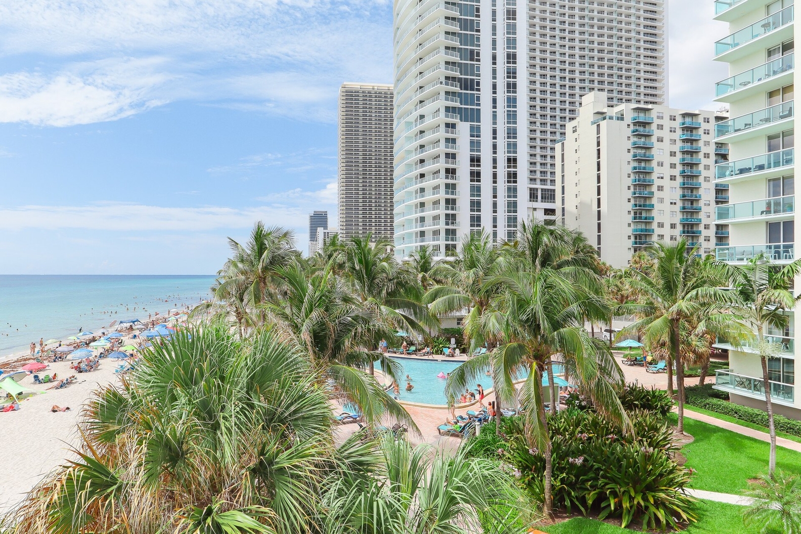 2Bed/2Bath, 4QueenBeds & OceanView at Tides 36 Komffy