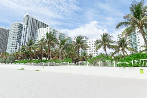 Komffy Apt w/2 Queen Beds & Canal View at Tides 19 Komffy