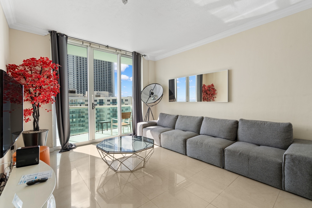Penthouse w/ King Bed & Ocean View at Tides 6 Komffy
