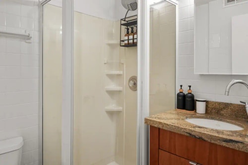 Breathtaking 2BR 2BA House FLL 1 Komffy