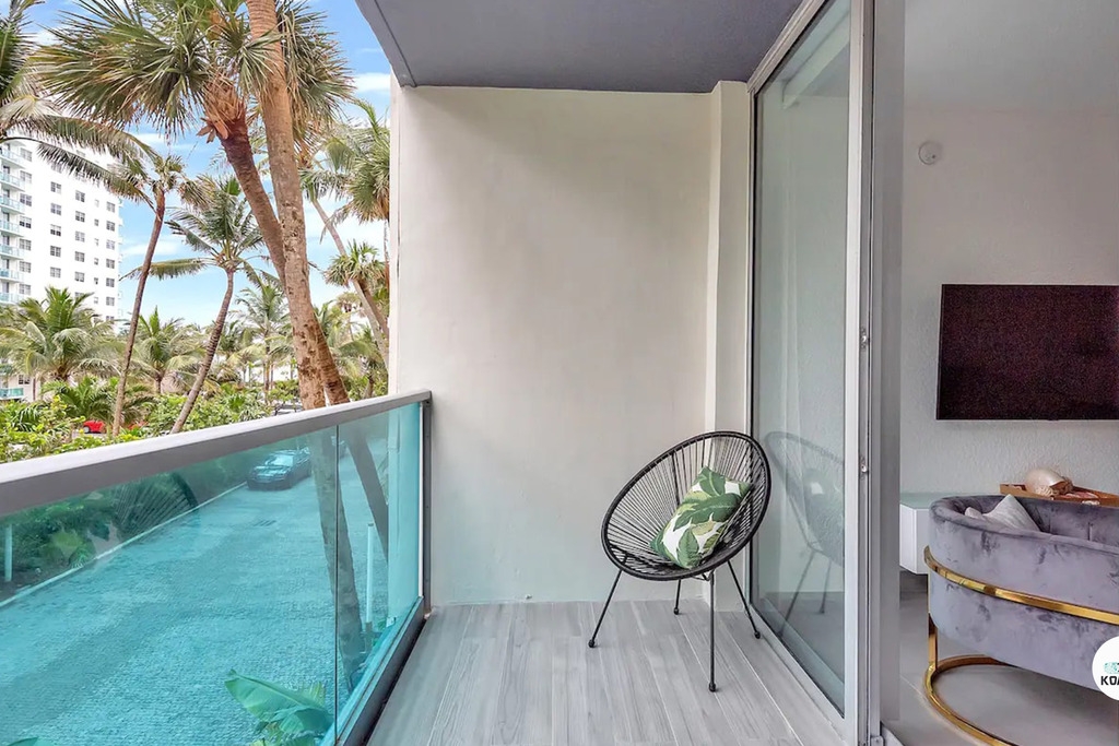 Beach home 1Bed/1.5Bath w/King bed at Sian 25 Komffy