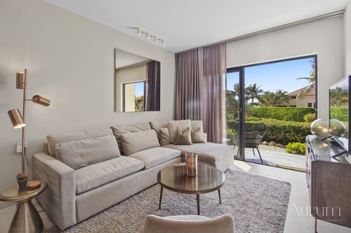 Luxury 1 bdrm boutique Condo in Gold Coast -Malmok
