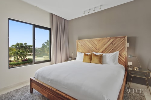 Luxury 1 bdrm boutique Condo in Gold Coast -Malmok