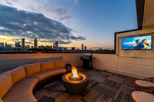 Luxurious MidTown Home w/ Majestic Rooftop Views
