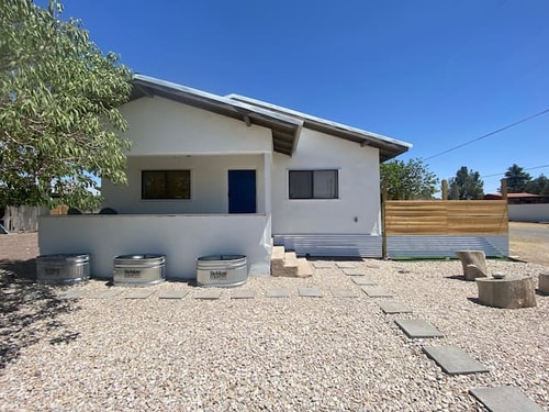 Closest AirBnB to Gage Gardens & Downtown Marathon