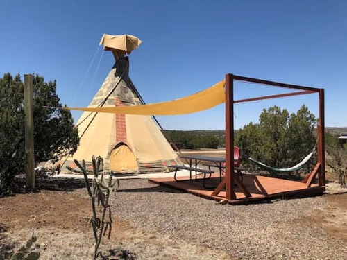 Dark Sky TIPI *GLAMPING* on private 30ac property