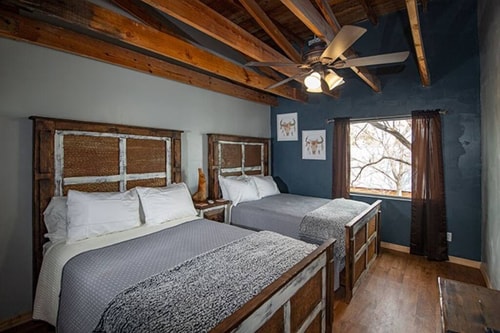 Comfy loft @ Alpine City Place | Hotel & Bar