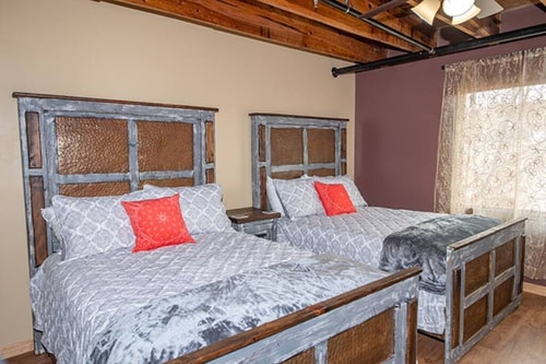 Cozy loft @ Alpine City Place | Hotel & Bar