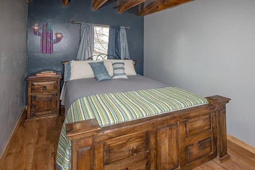 Queen Loft - 201 @ Alpine City Place | Hotel & Bar