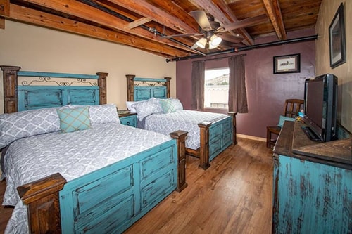 Cozy w/ a view @ Alpine City Place | Hotel & Bar