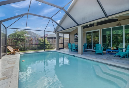 Cozy Beach House - 5 minutes from Vanderbilt Beach