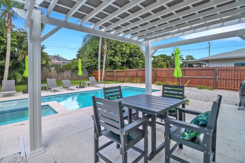 Little Beach House w/ POOL&SPA - Vanderbilt Beach