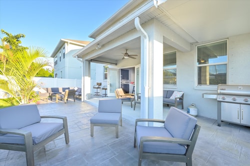 Escape the COLD at Spacious & Luxurious 4/3