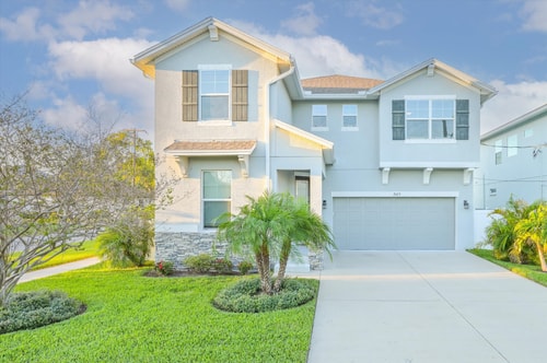 A Family Beach Retreat 4/3, Spacious & Luxurious