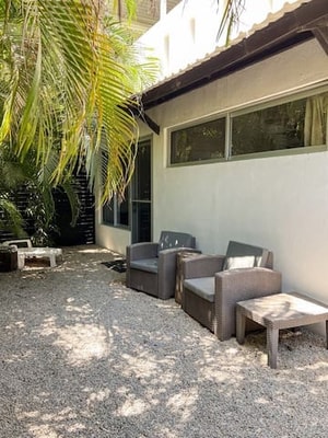 SALT 4 – Modern 1BR + Garden in Guiones Nosara