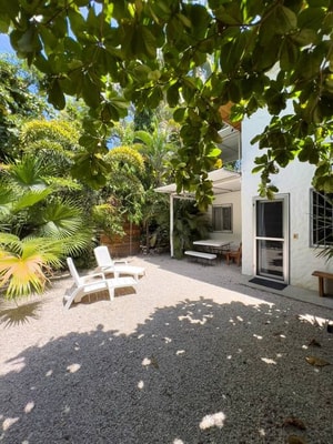 Salt 1, Guiones 1BR Private Garden, Walk to Beach