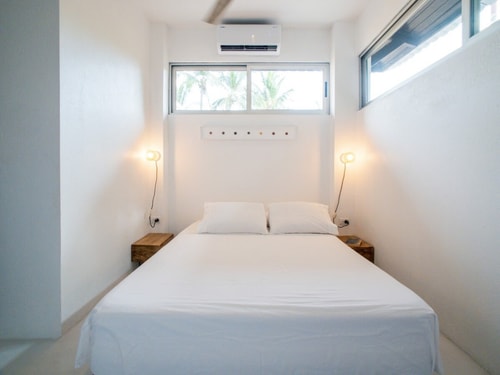 Salt 4, Guiones 1BR Private Garden, Walk to Beach