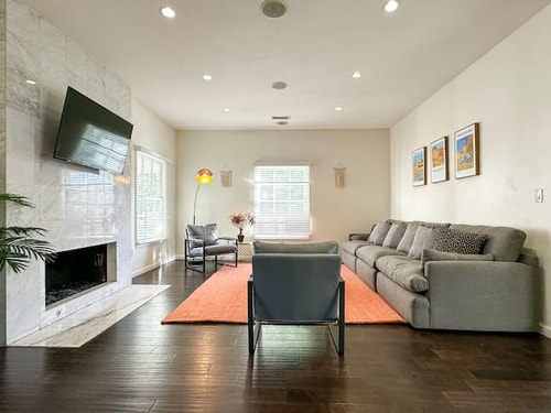 Home At The Grove | Farmer's Market